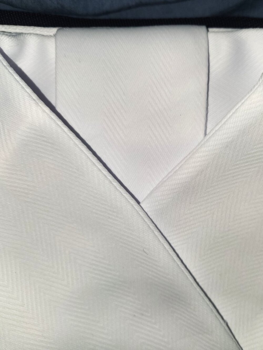 STOCK TIE Equestrians Pre-Tied FLAT FOLD BRIGHT White Herringbone New ORNAMENTS